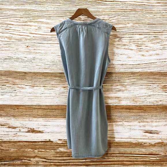 EDDIE BAUER women’s lightweight denim dress - Picture 2 of 5